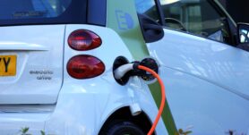 El vehículo eléctrico se creó como una alternativa más verde del vehículo común. ¿Cuál es su verdadero impacto ambiental?