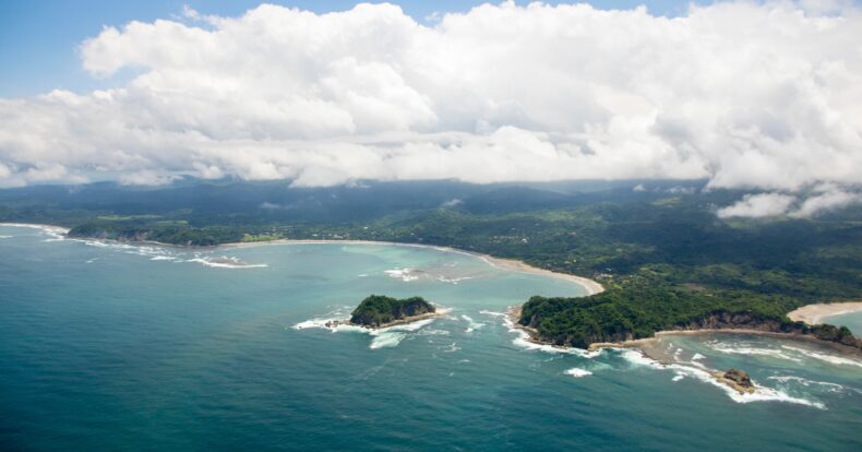 Sámara es uno de los principales lugares turísticos en Costa Rica. Con varias actividades por hacer, Sámara es ideal para sus vacaciones.