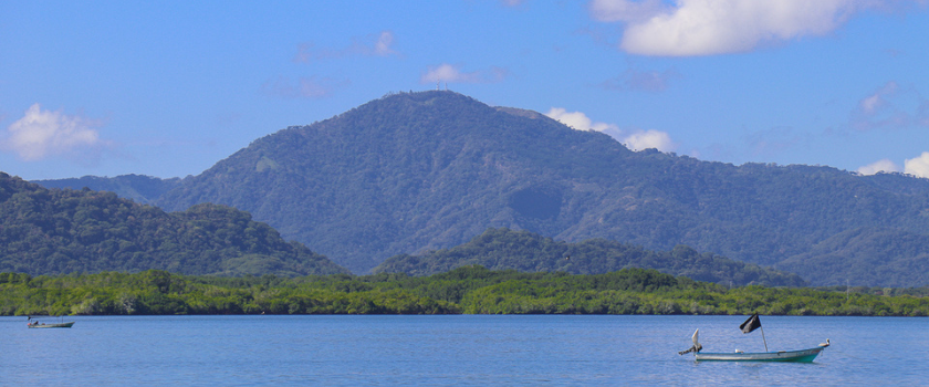 Descubre la historia, cultura y belleza natural de la Isla de Chira en Costa Rica en este cautivador artículo informativo.