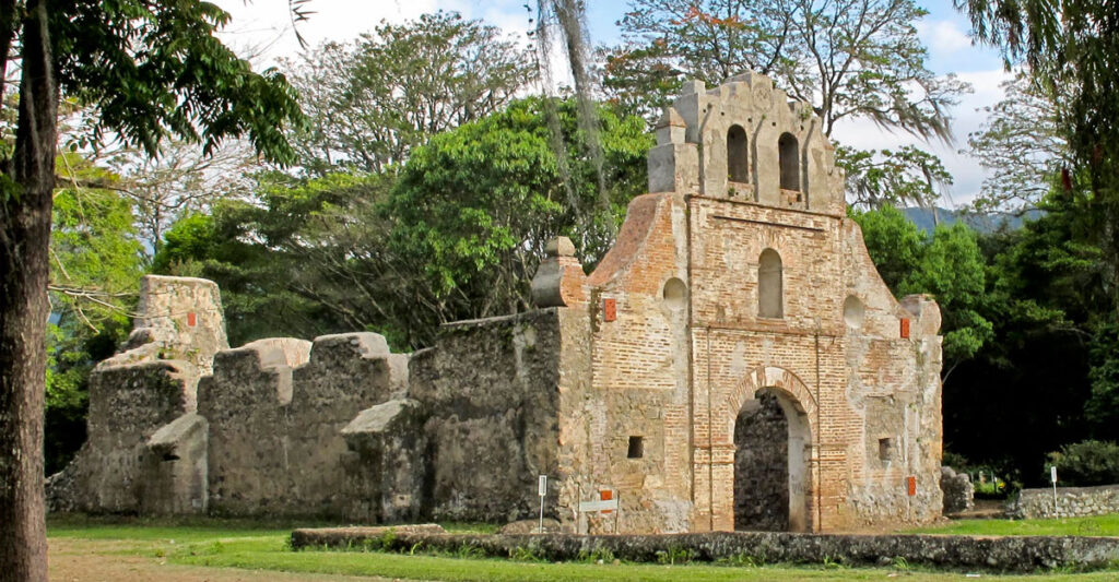 Ruinas de Ujarrás: Cartago histórico
