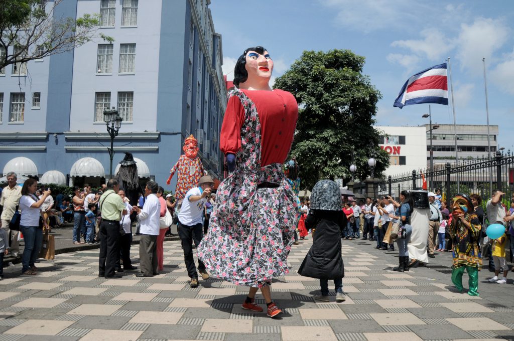 Défilé du Jour de la Mascarade : racines culturelles