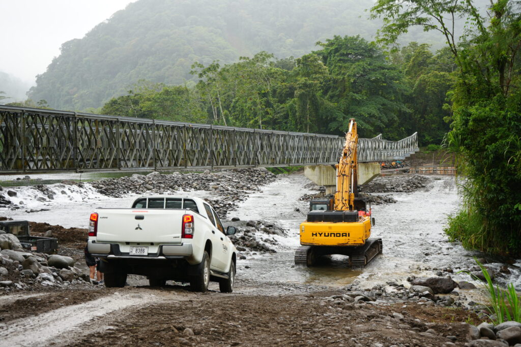 Bridge between La Fortuna and Monteverde